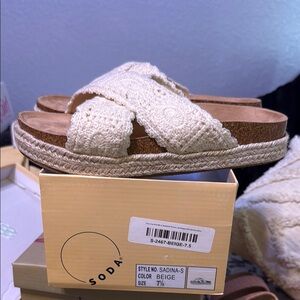 Soda Women's Cream Crochet Slide Sandals size 7.5.  NWT.
